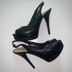 GUESS Black platform peep-toe heel - size 8